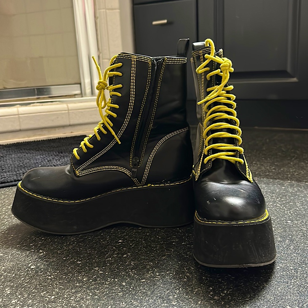 Women’s platform boots